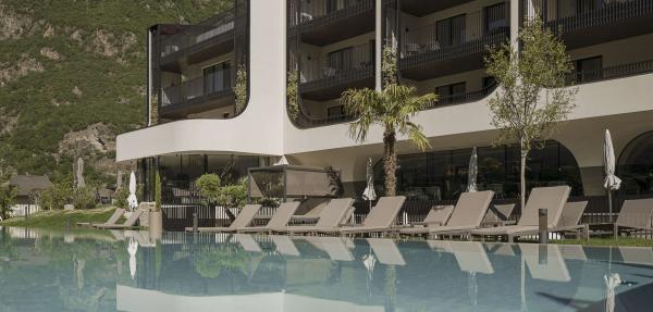Amaris Suites