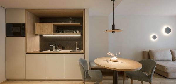 Amaris Suites