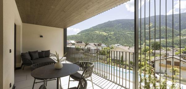 Amaris Suites