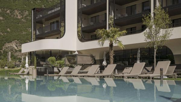 Amaris Suites